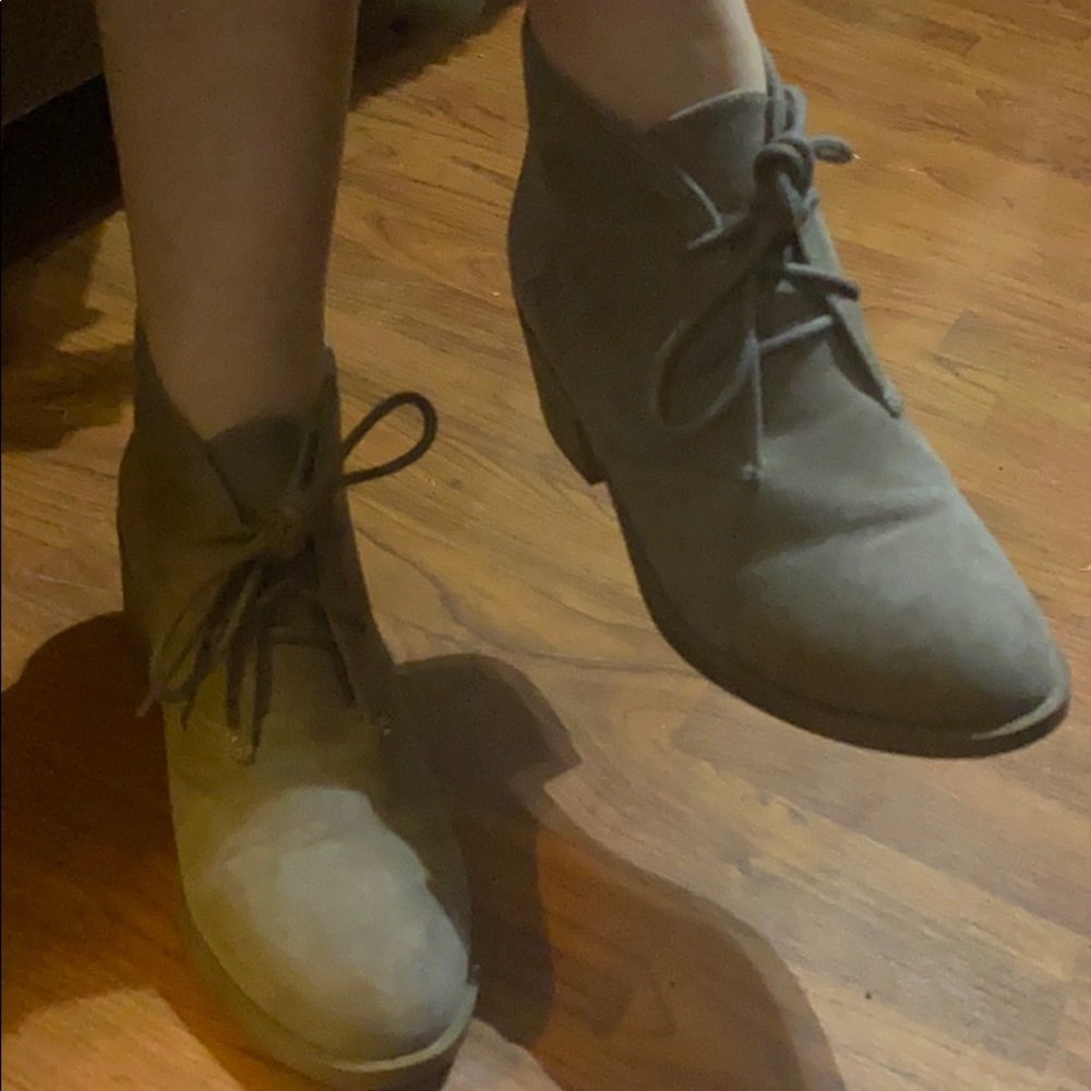 Carlos Boots